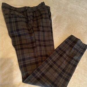 Hollister Men's Black and Gray Plaid Chinos